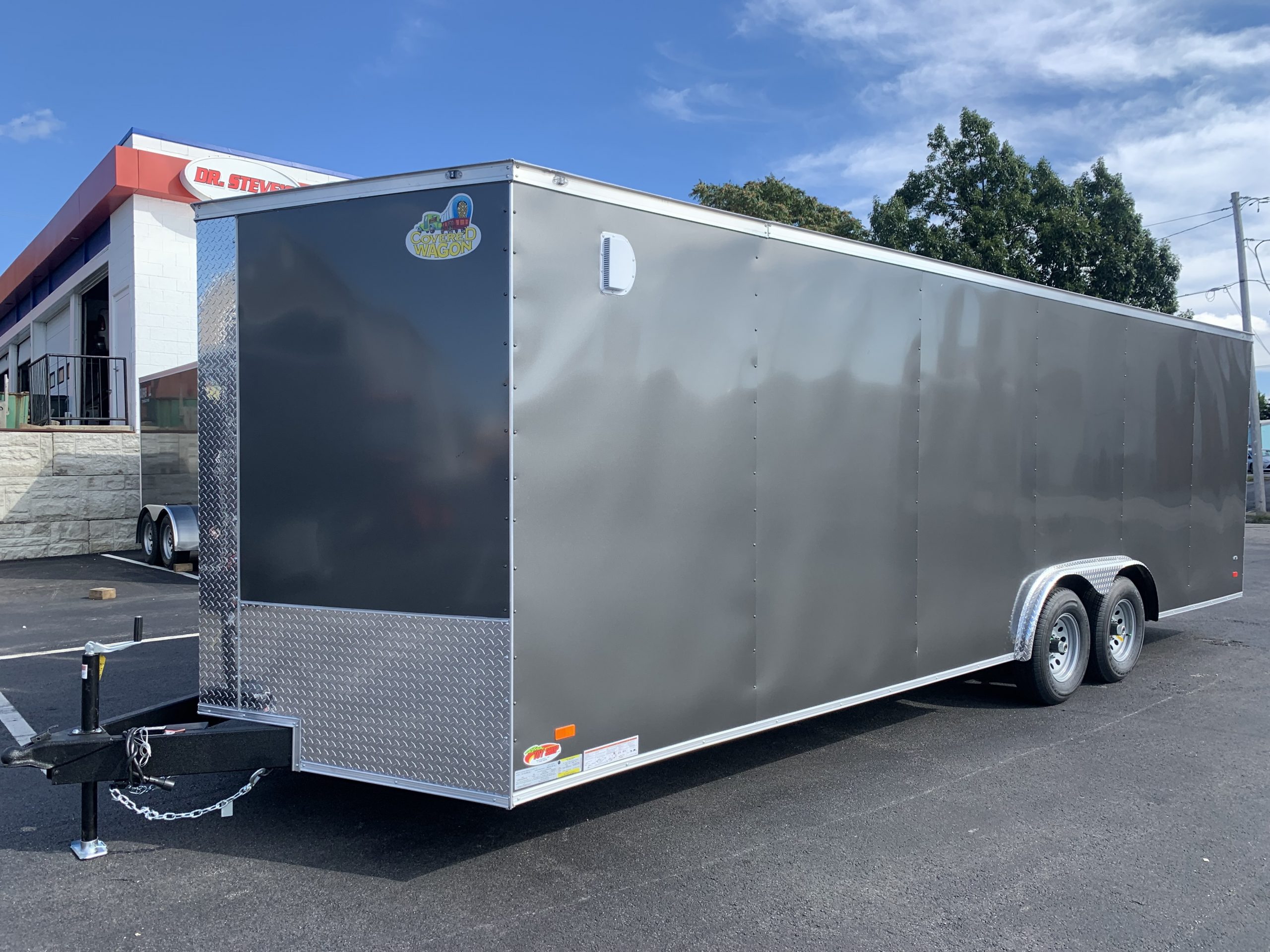 Enclosed Car Hauler Trailer 8.5'x24′ Tapered V-Nose Black Ramp High Country  Aluminum