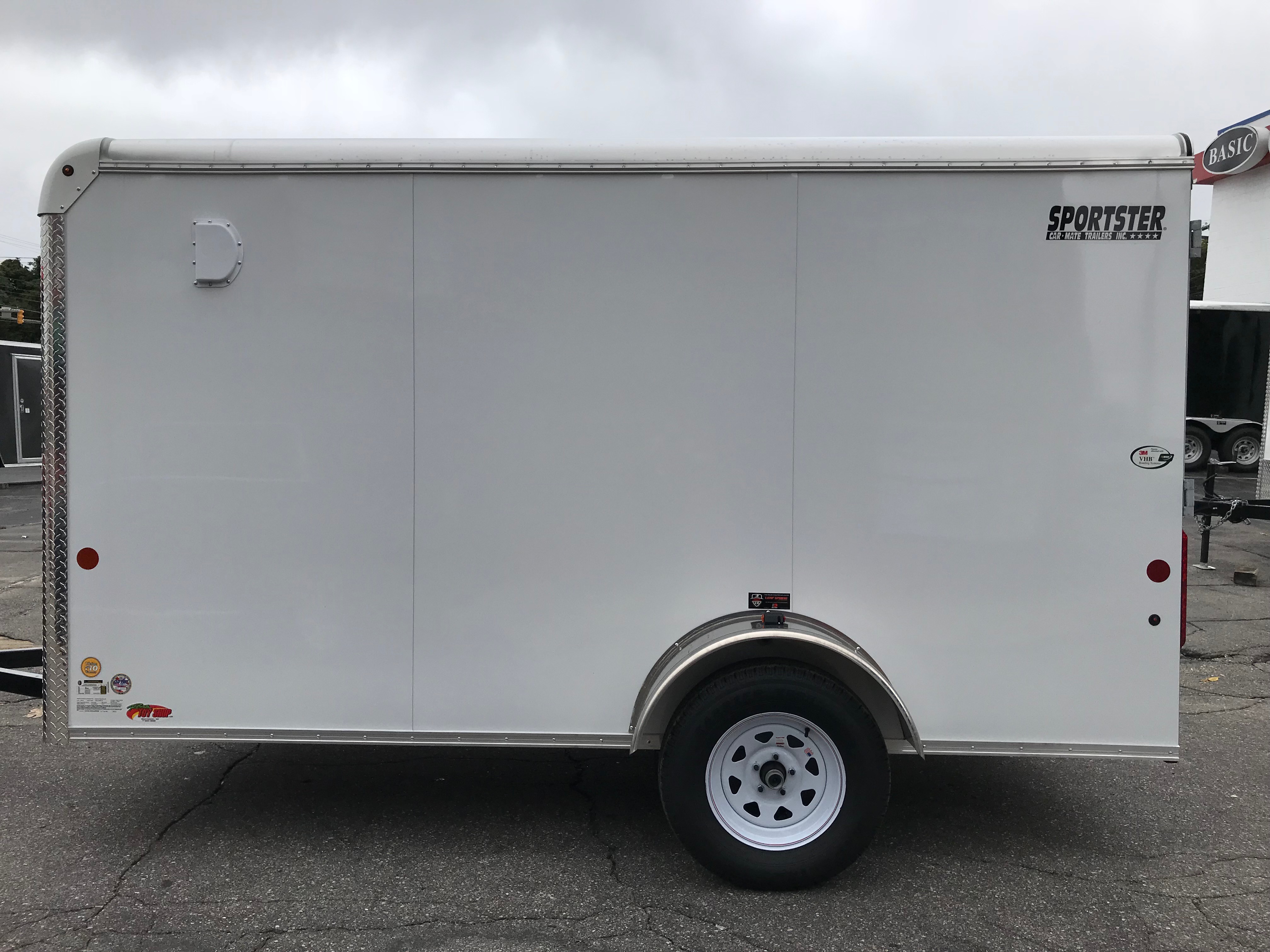 Enclosed Cargo Trailer 6’x12′ WHITE RAMP Car Mate 