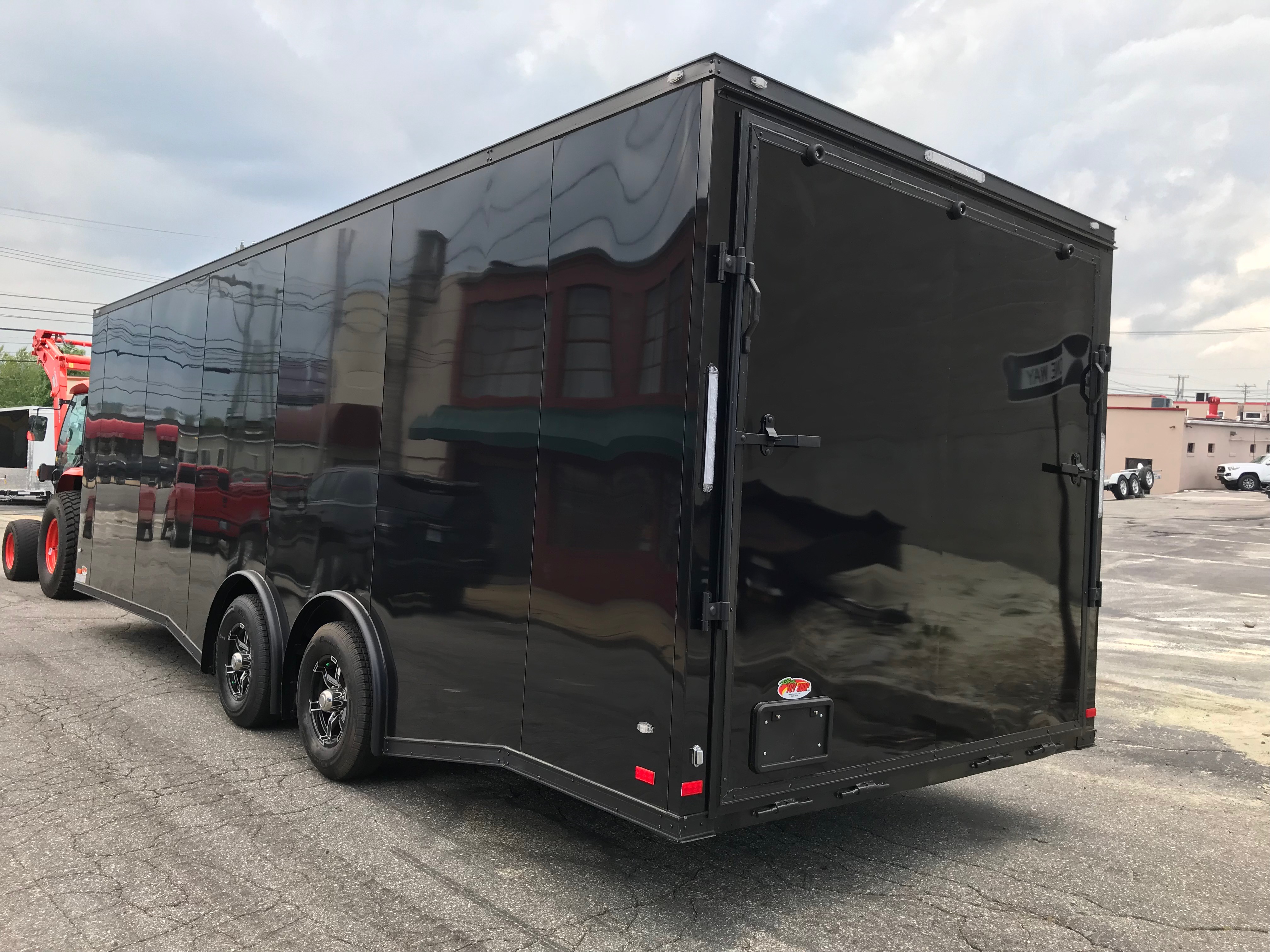 Enclosed Car Hauler Trailer 8.5�x24�+2�V BLACK OUT Covered