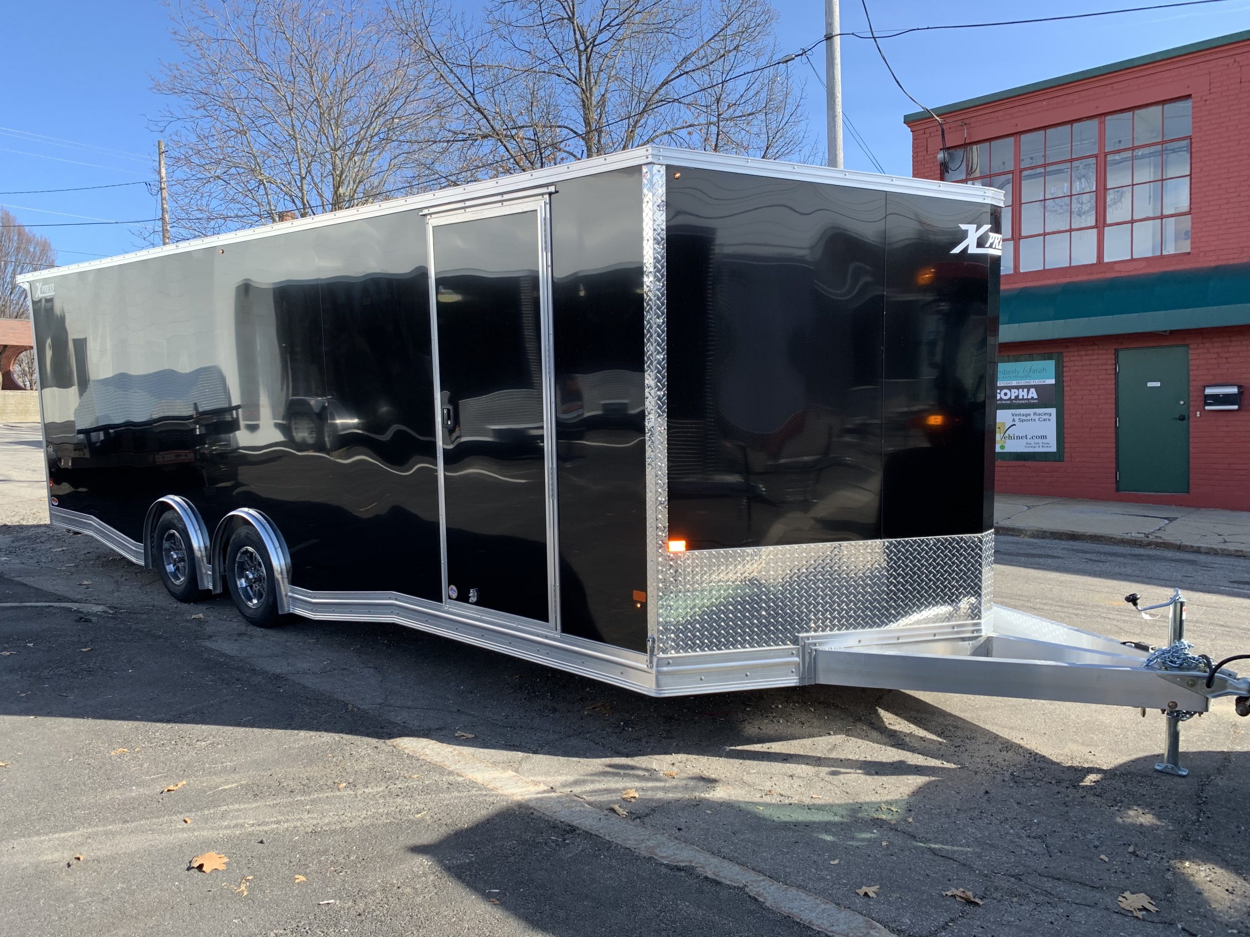 Enclosed Car Hauler Trailer 8.5'x24′ Tapered V-Nose Black Ramp High Country  Aluminum