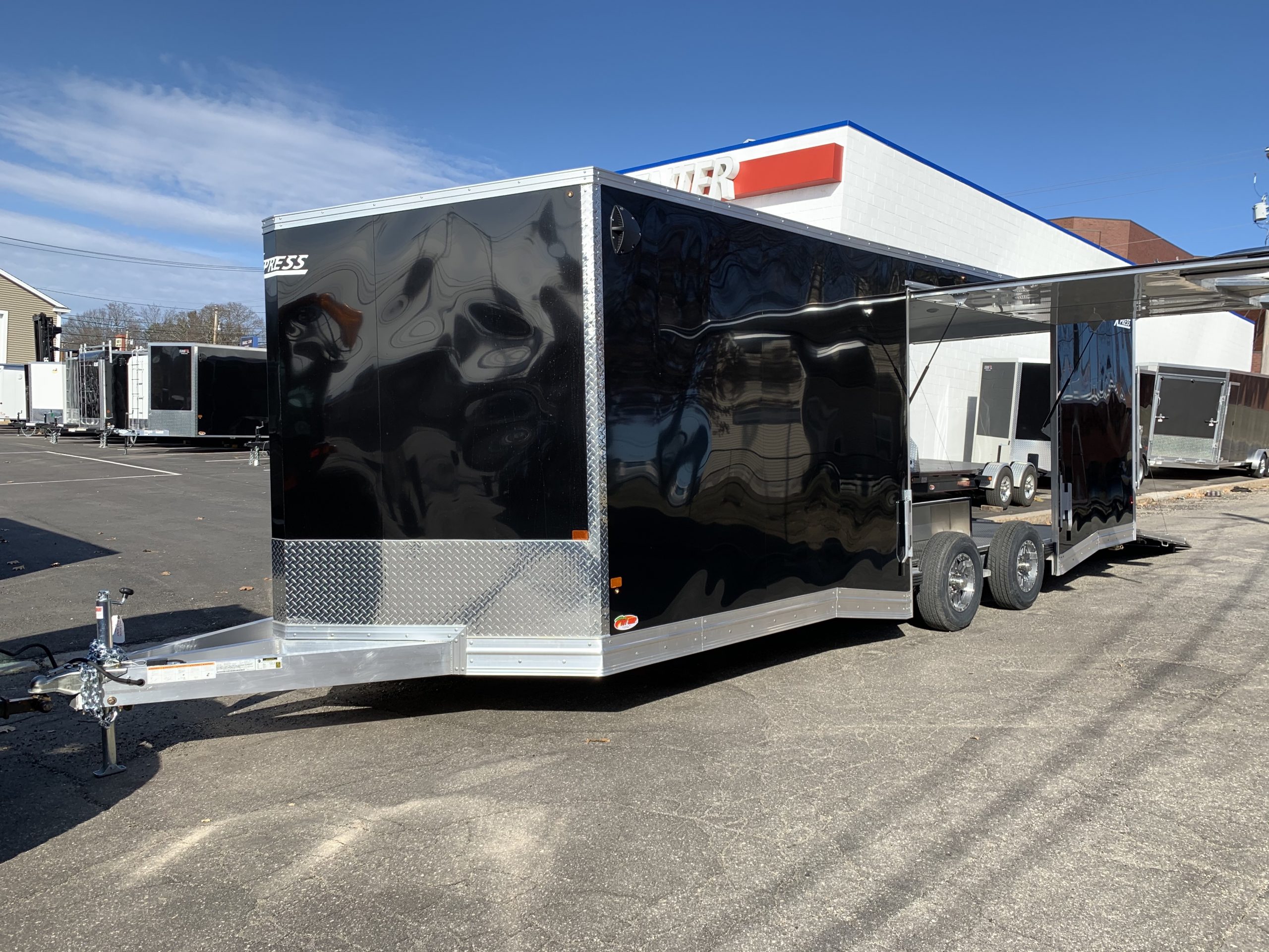 Enclosed Car Hauler Trailer 8.5'x24′ Tapered V-Nose Black Ramp High Country  Aluminum