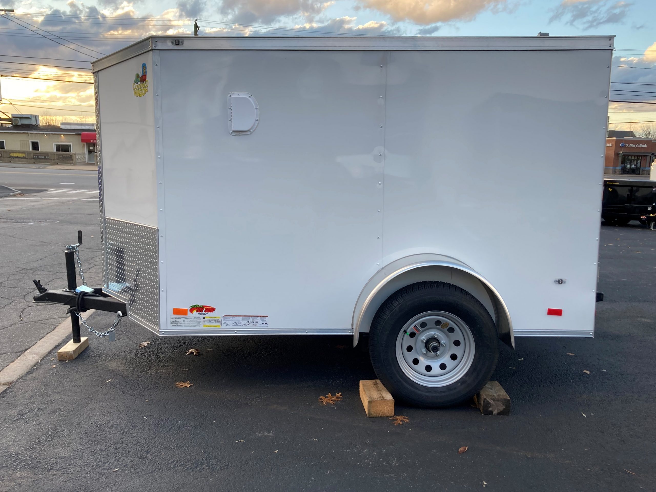 Covered Wagon 5x8 Enclosed Trailer White Ramp Door
