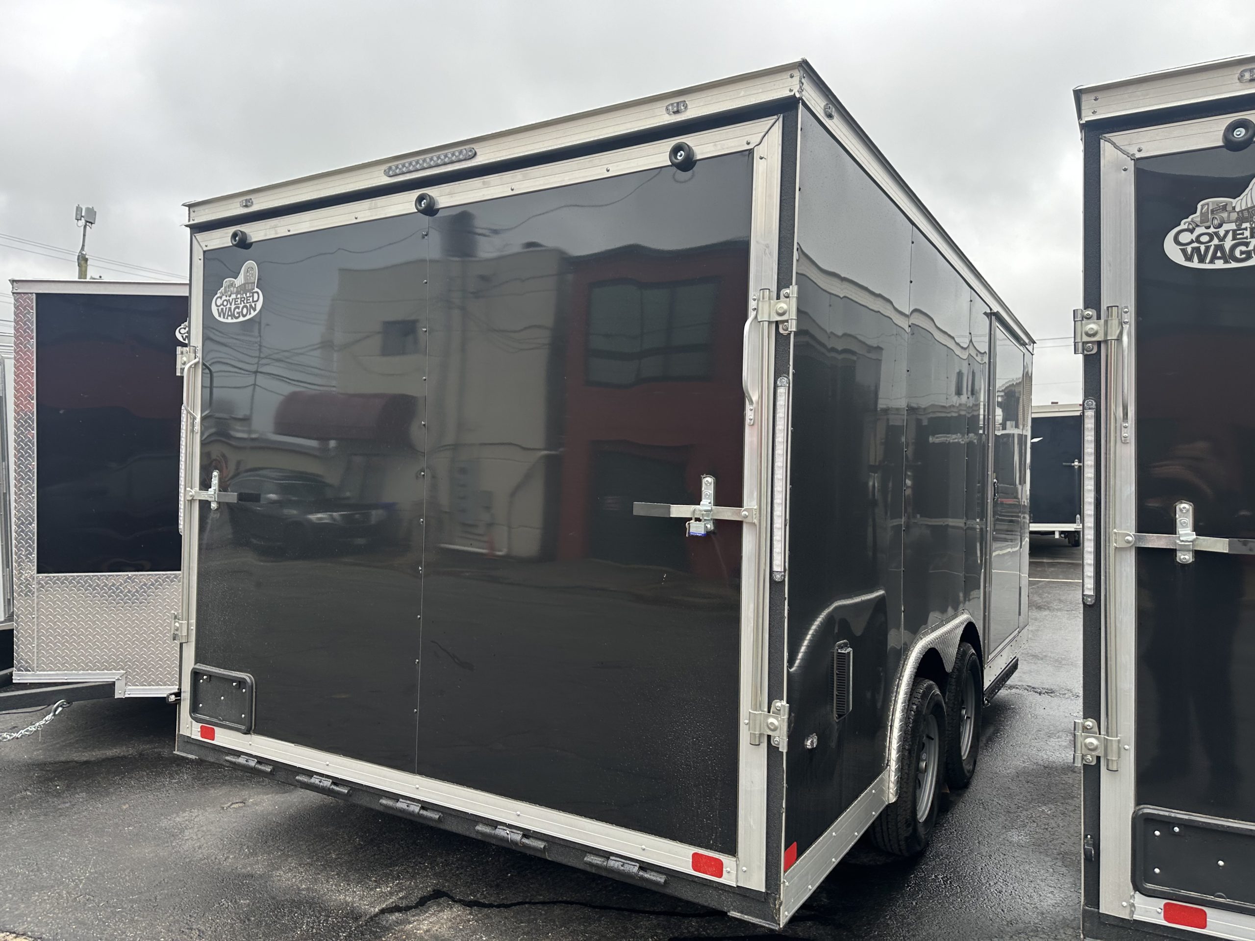 Enclosed Car Hauler Trailer 8.5'x16'+2'V Black Covered Wagon