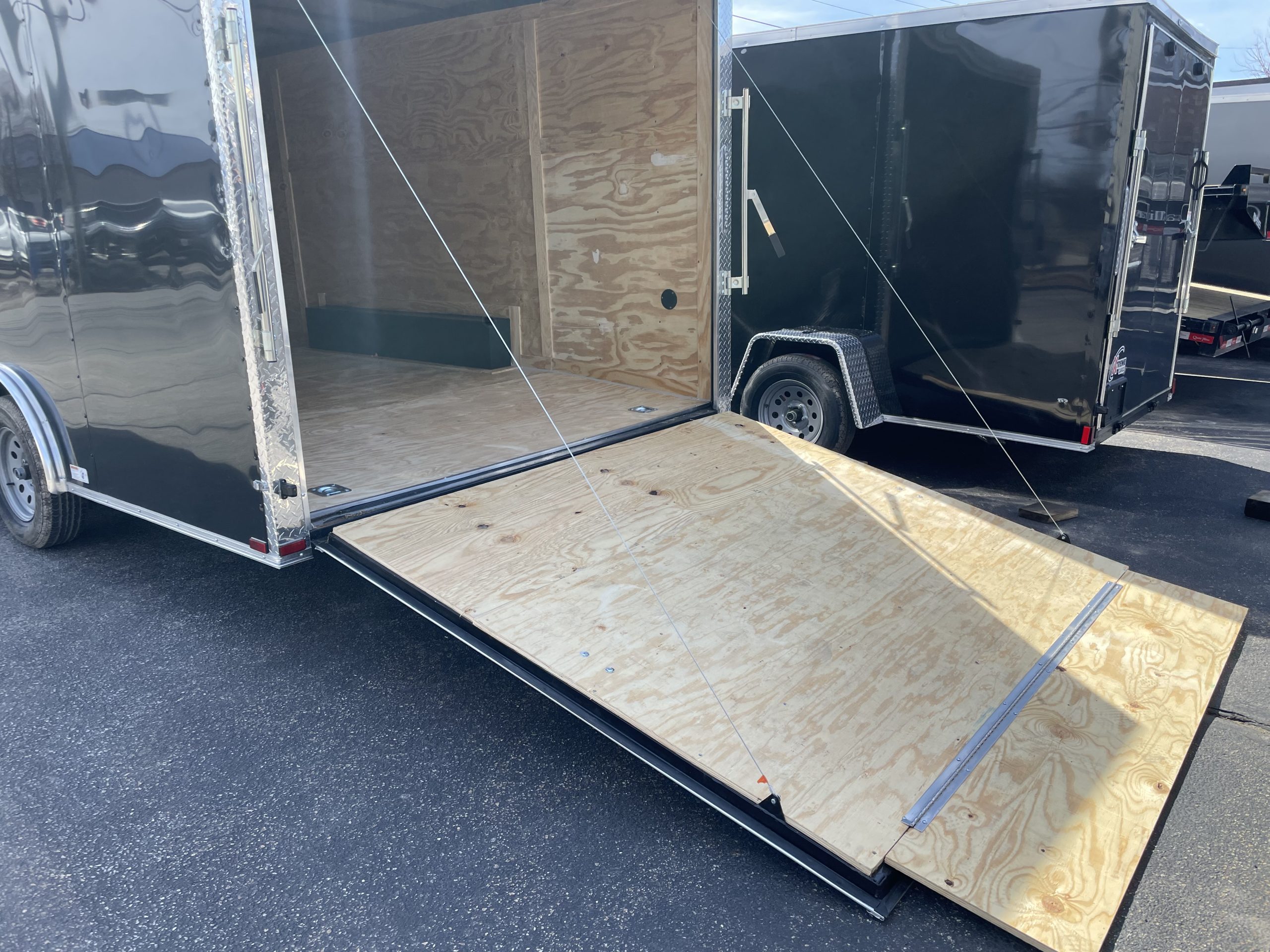 Best Enclosed Car Trailer 8.5'x20' 7k Ramp Door Ext Tongue