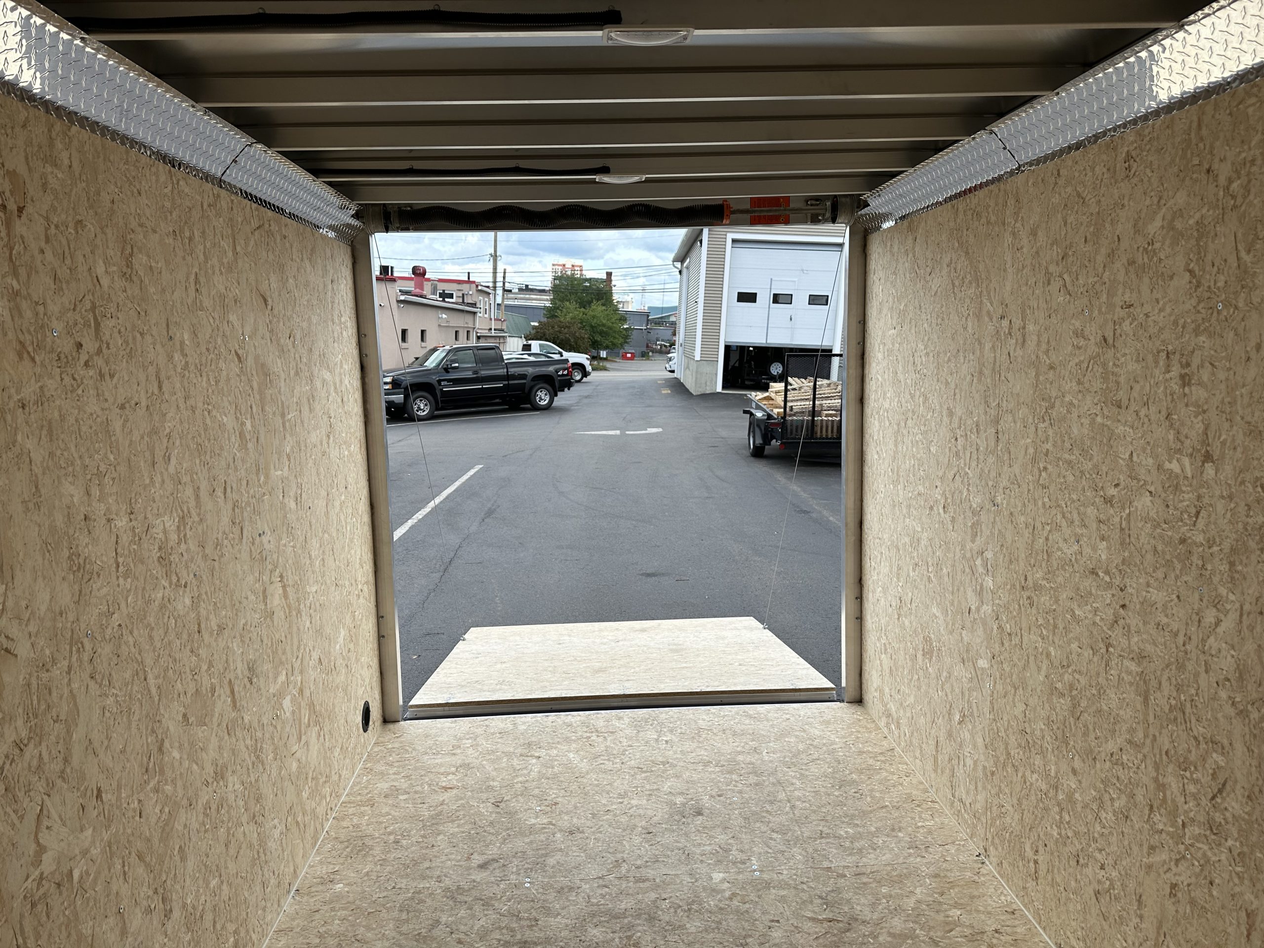 Enclosed Cargo 80"x12'+2'V WHITE  RAMP DuraBull Aluminum