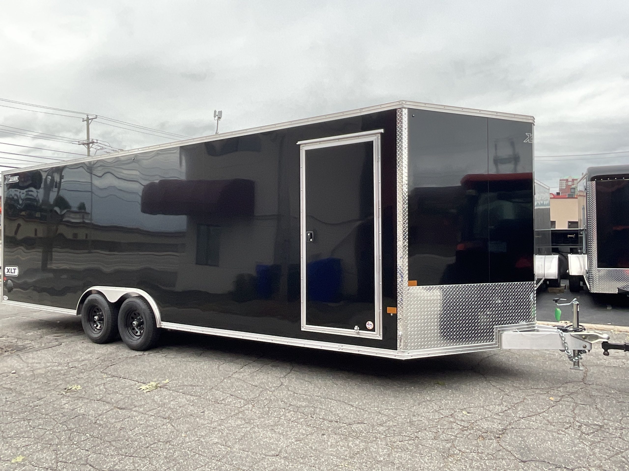 Enclosed Car Hauler Trailer 8.5'x24' V-Nose 10K GVWR BLACK Ramp High Country Aluminum
